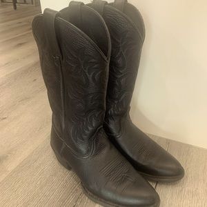 Men’s black cowboy boots size 9.5